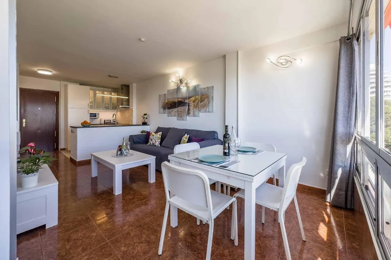 Apartamento Acogedor, Terraza, Piscina Y Mar Benalmádena 0*,  España